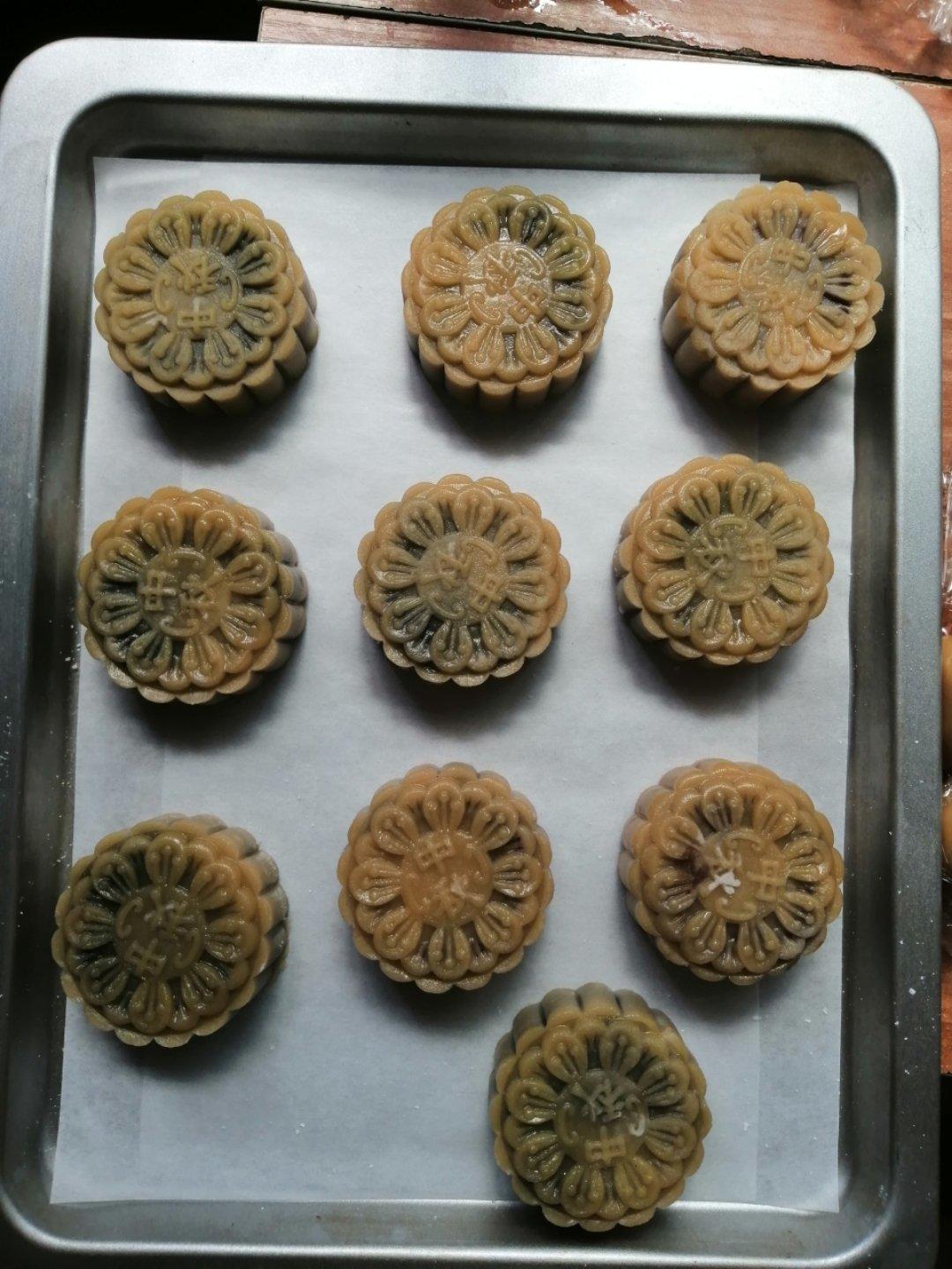 广式月饼－－蛋黄豆沙月饼