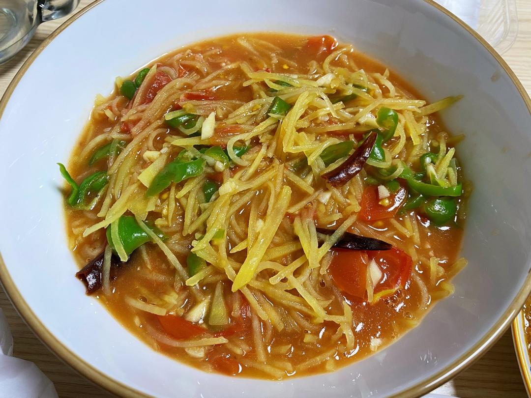 西红柿尖椒土豆丝