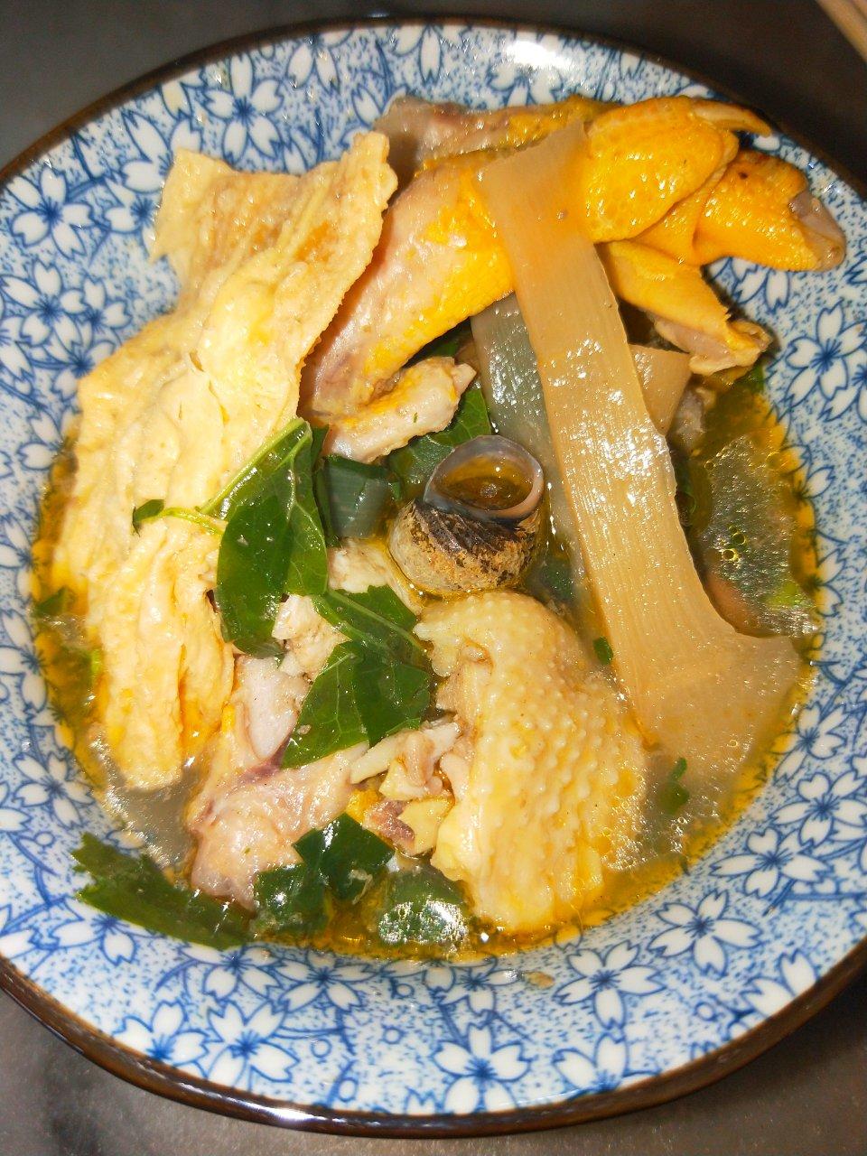 带皮鸭脚田螺煲