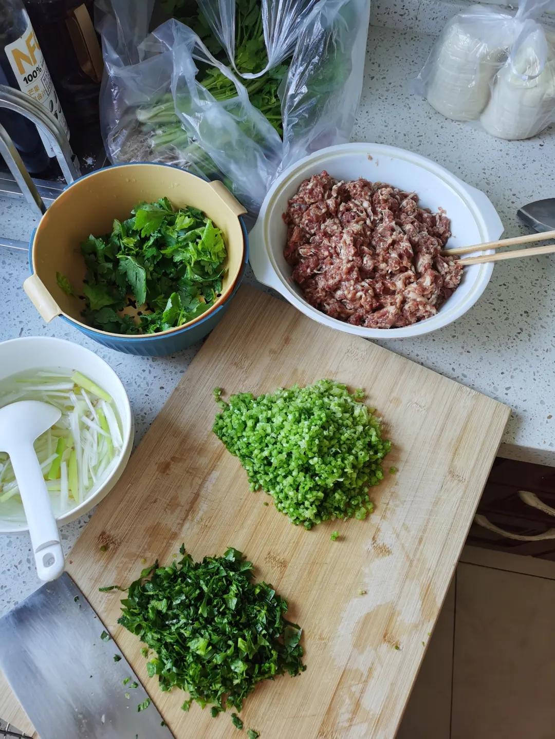 芹菜猪肉大馅饺子