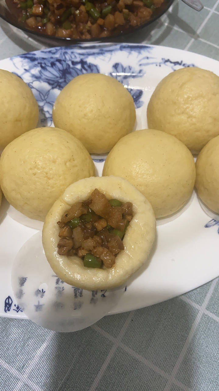 吃货也行做的玉米面窝窝头