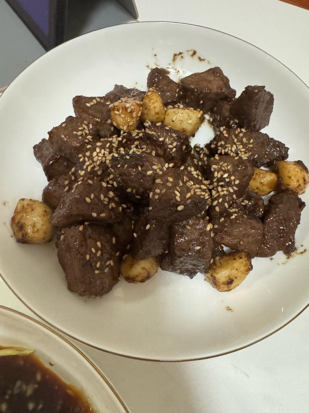 好吃到舔盘的蒜香黑椒牛肉粒