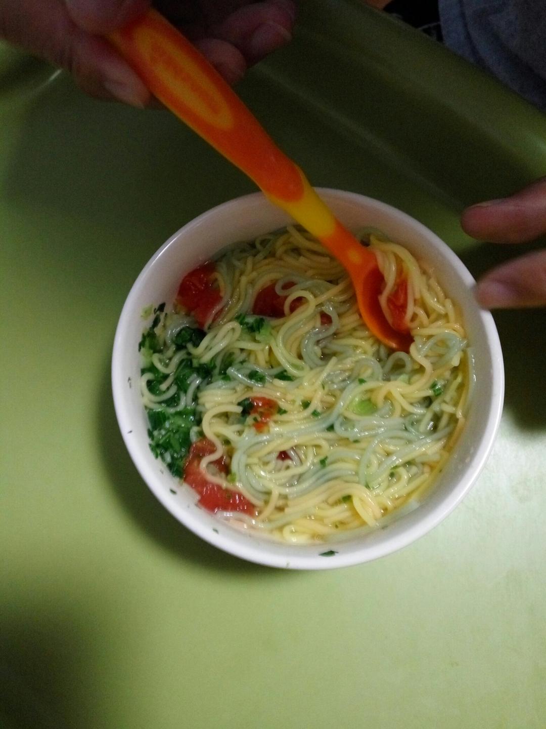 自制纯天然蔬菜汁彩色面条