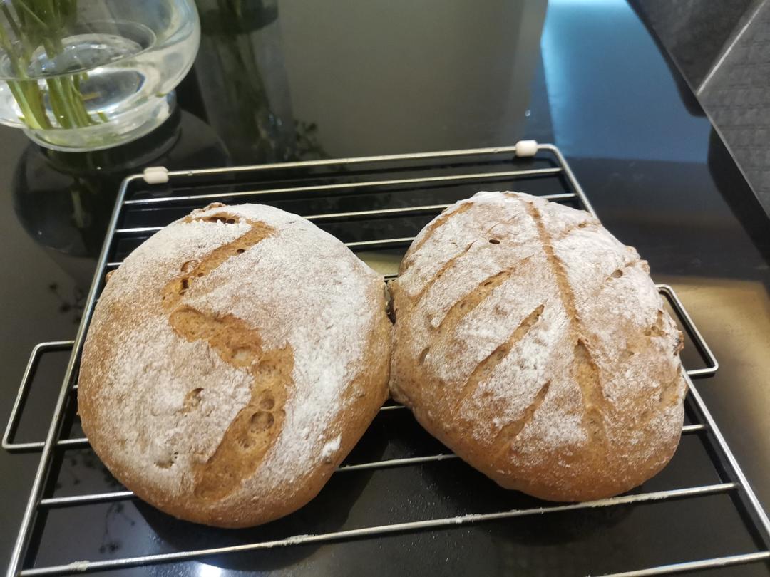 全麦蔓越莓核桃软欧包