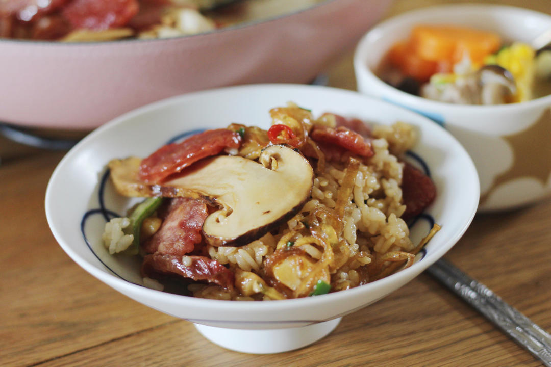 松茸腊肠煲仔饭