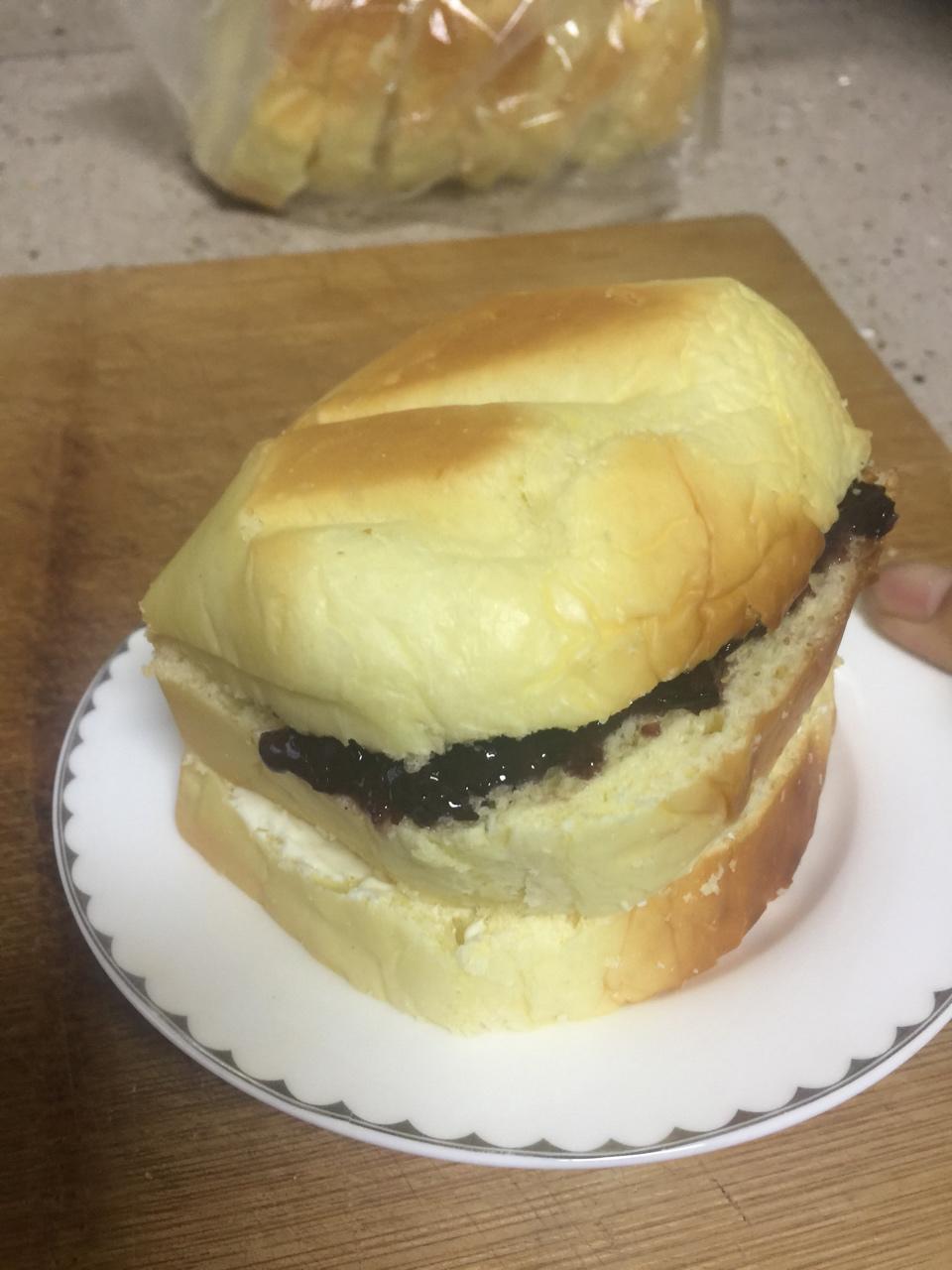 网红紫米奶酪包