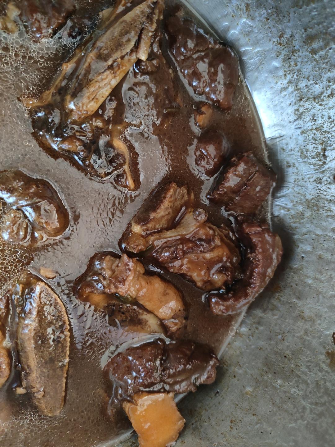 牛肉有人焯水有人直接炖，难怪不够香，大厨教你做清真特色煨牛肉