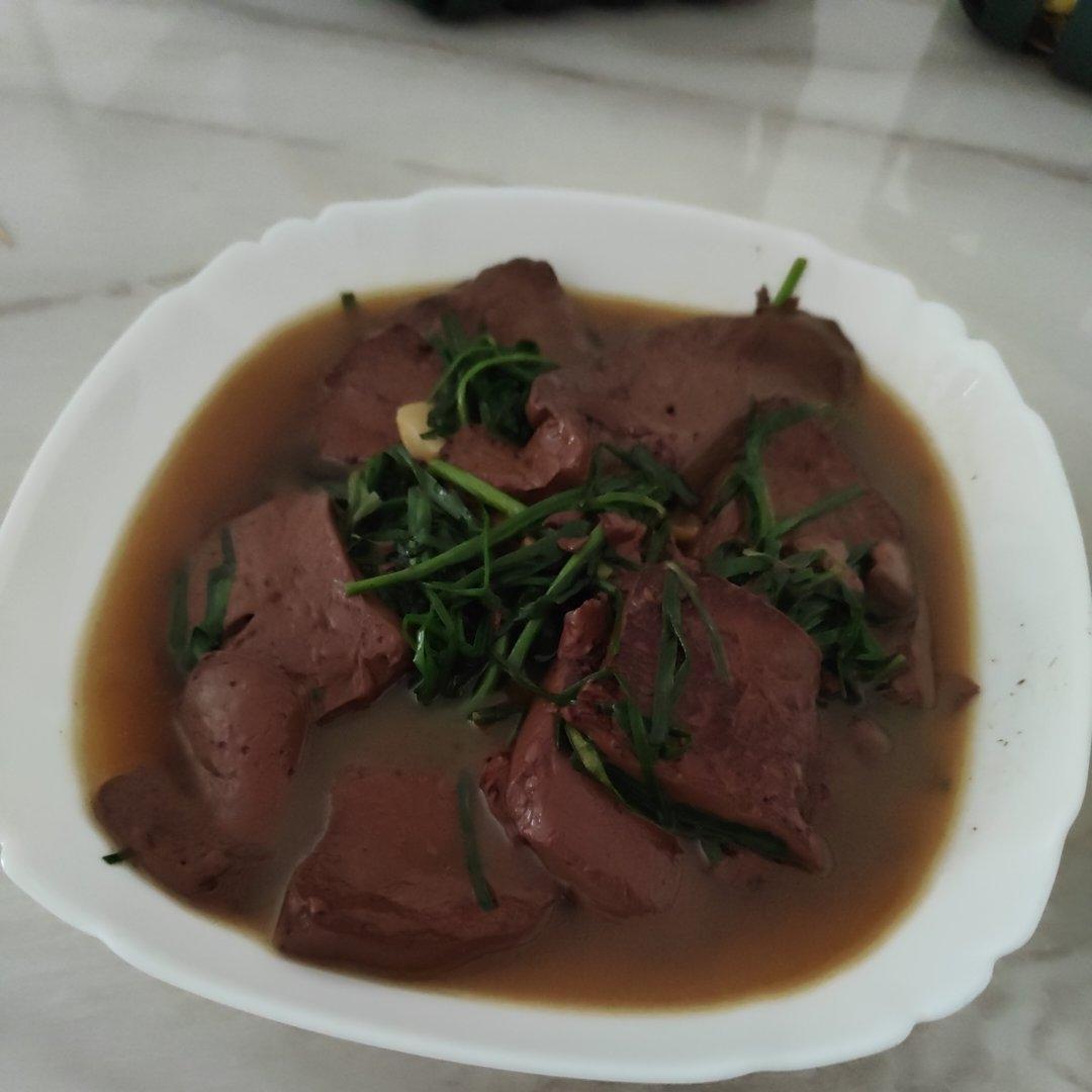 猪血炒韭菜，每周吃两三次，养胃补血，气色佳