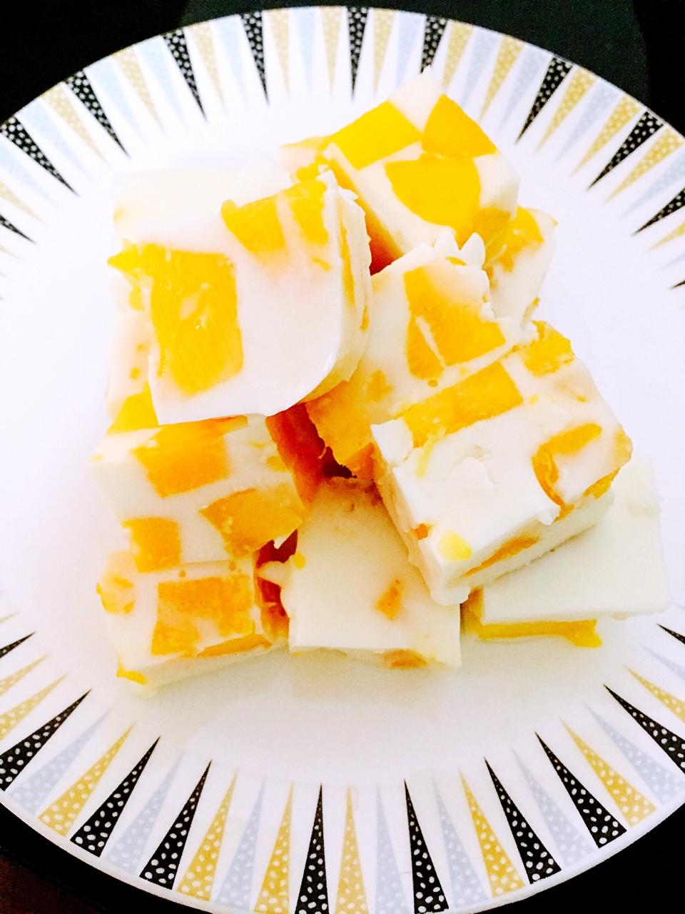 粒粒芒果椰汁冻糕