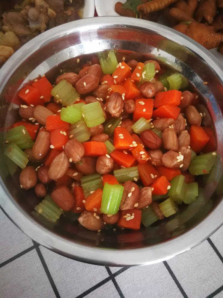 凉拌芹菜花生米胡萝卜