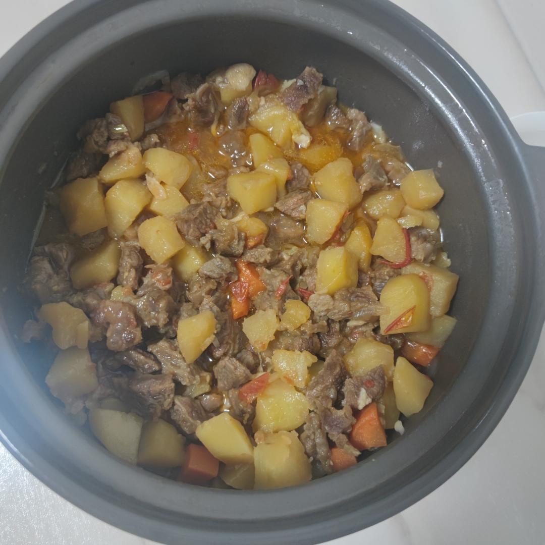 牛肉炖土豆