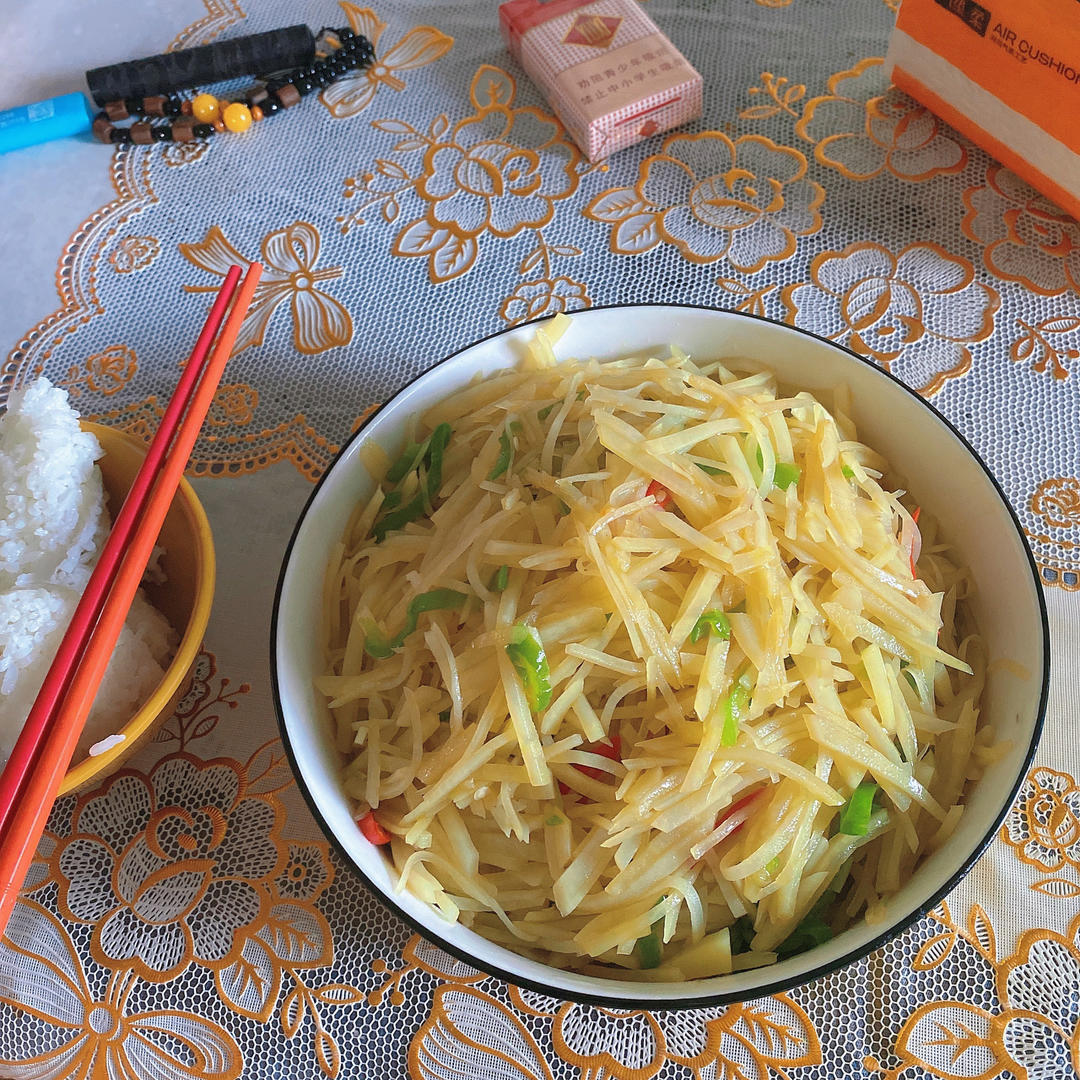 酸辣土豆丝的家常做法 超级下饭