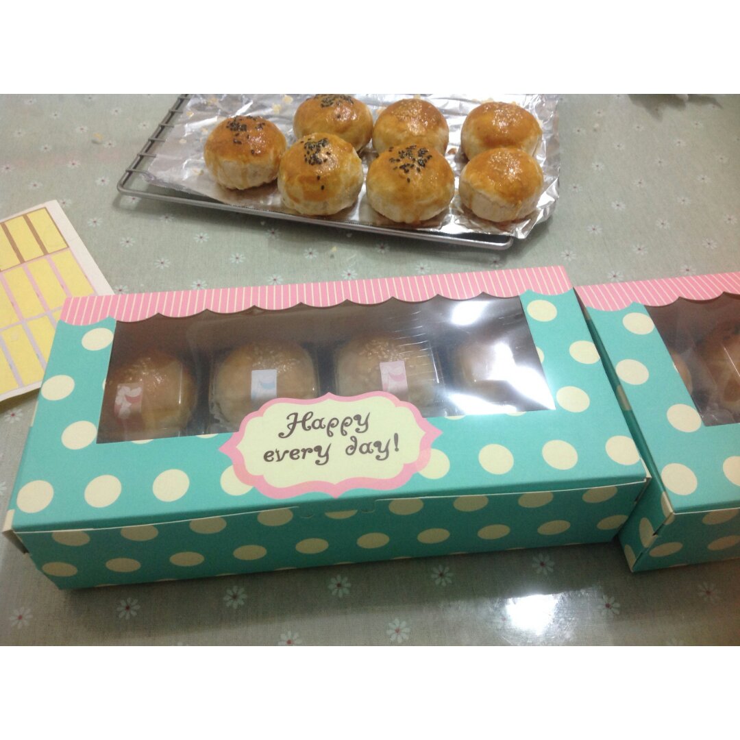 蛋黄酥：抹茶酥：（奶黄味）