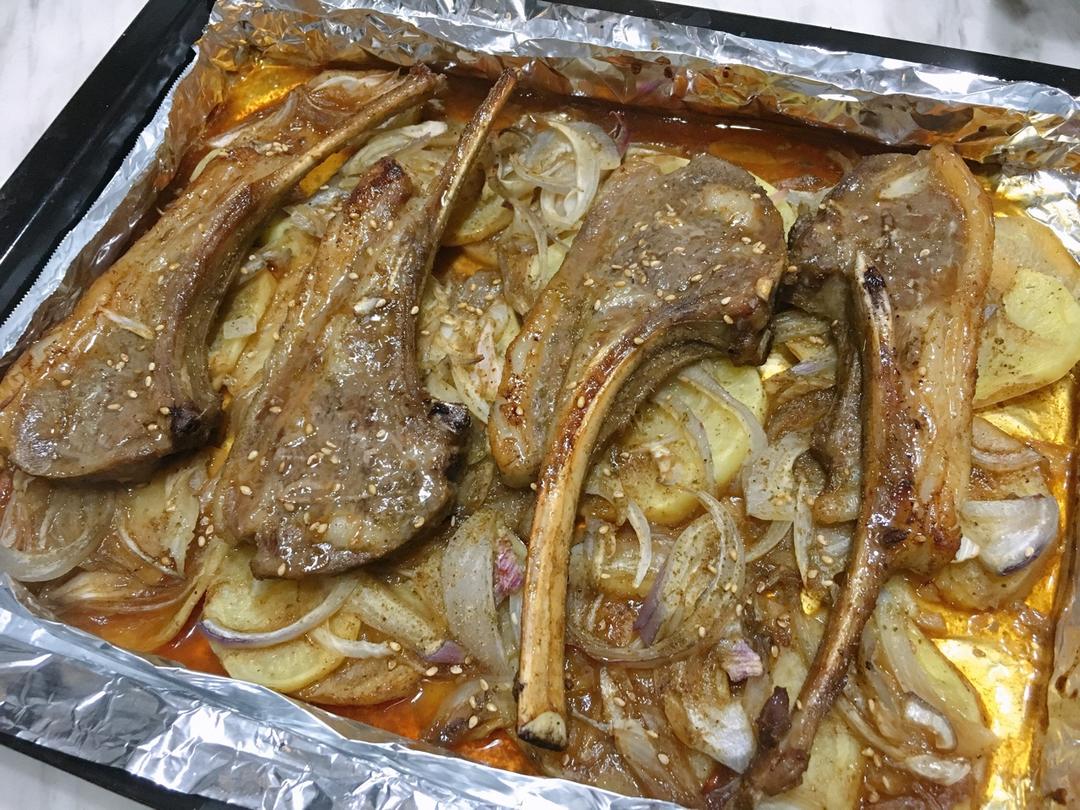 孜然羊排烤土豆