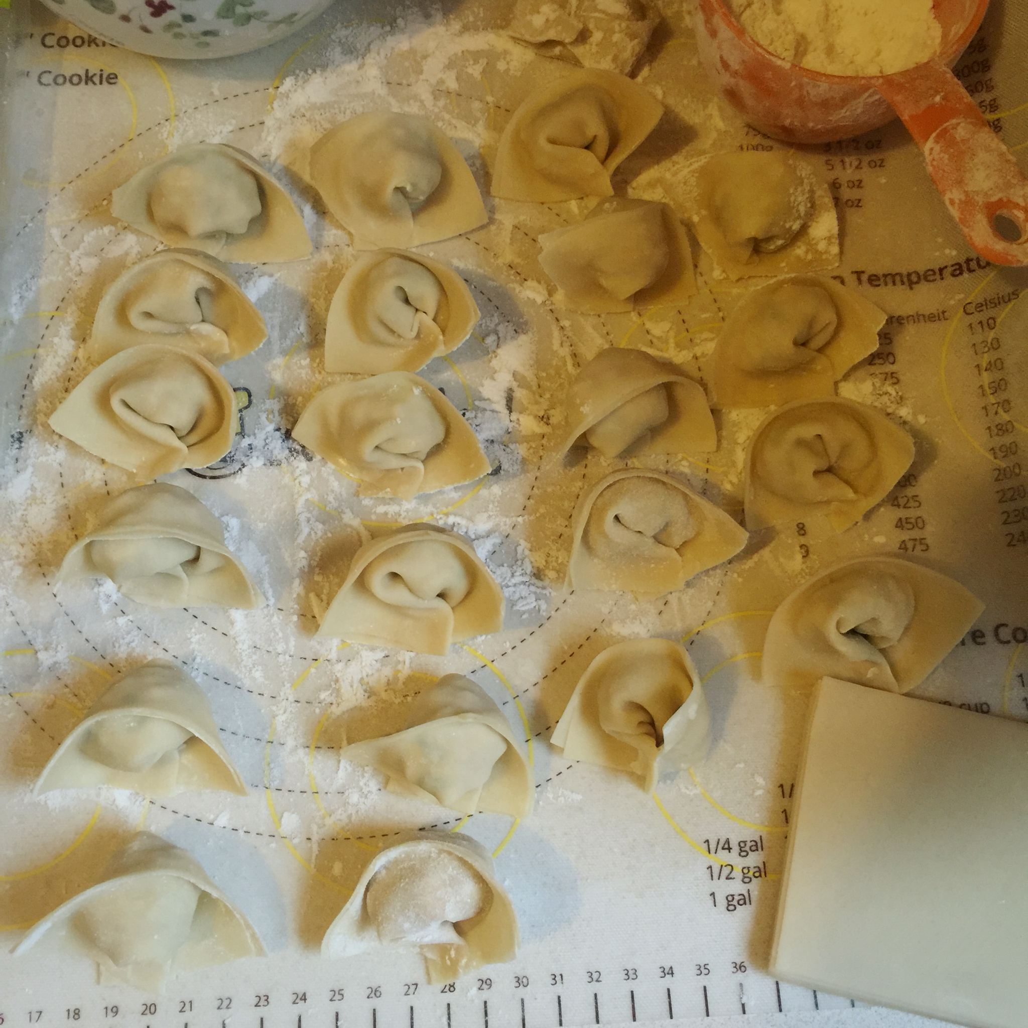 元宝馄饨的包法