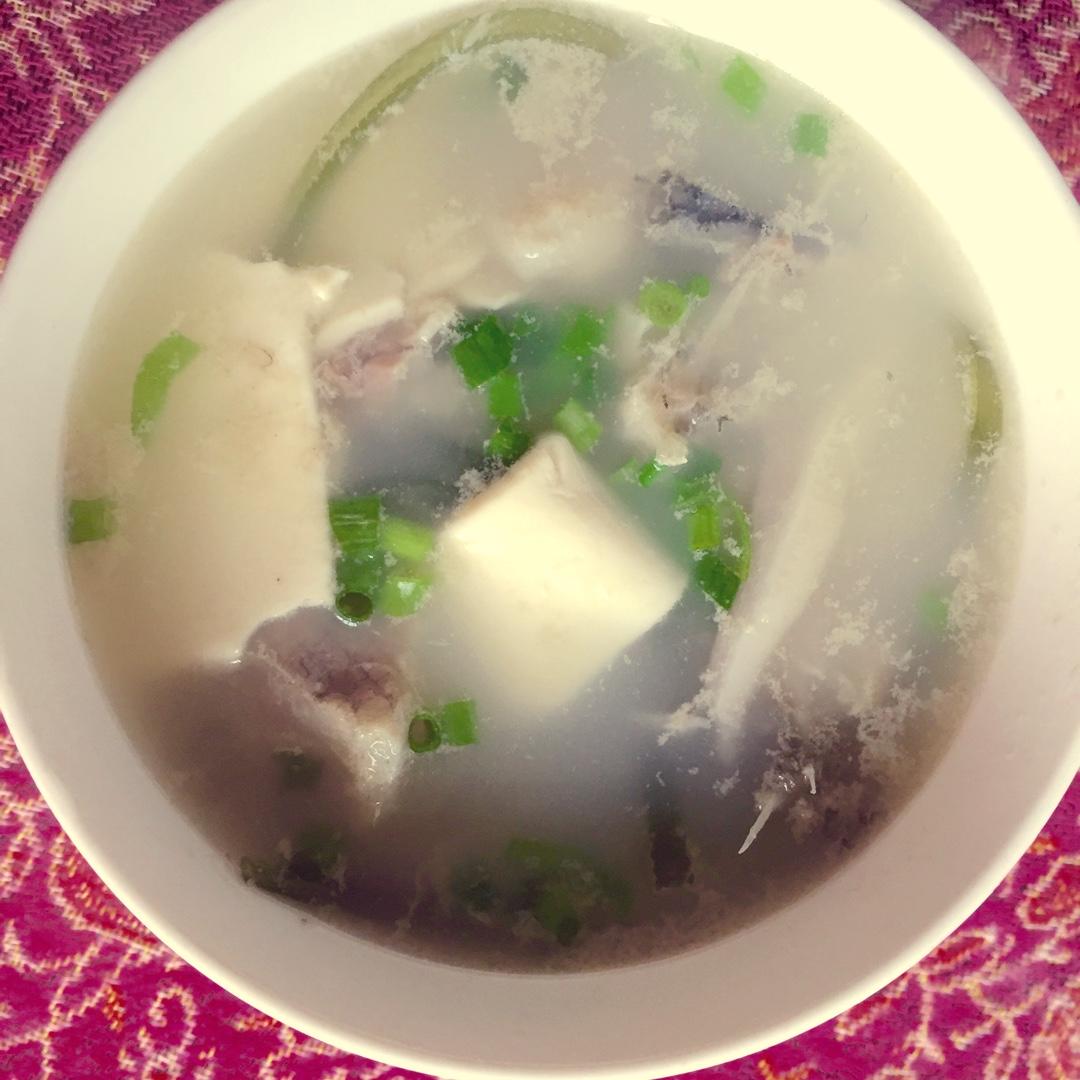 奶白鲫鱼汤