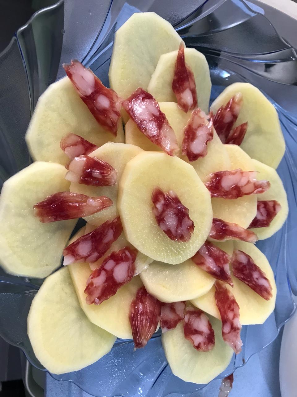 腊肠蒸土豆（附摆盘法）