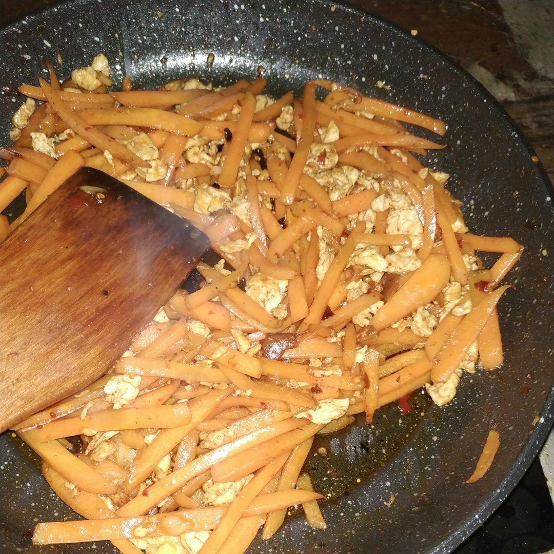 胡萝卜炒鸡蛋