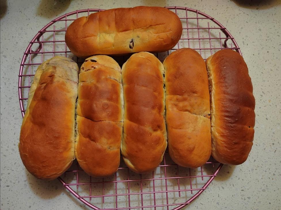 豆沙毛毛虫面包