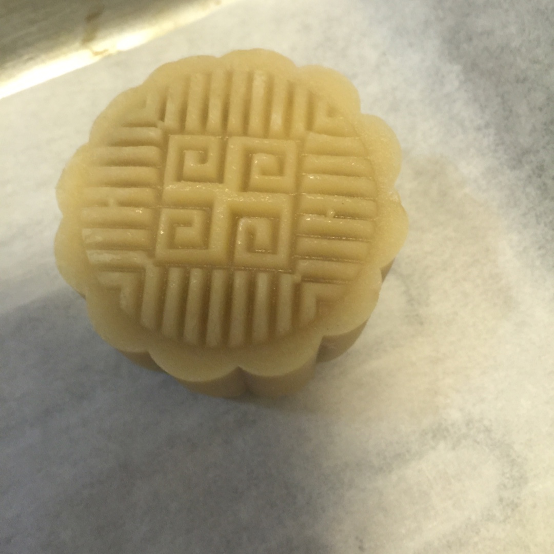 广式月饼—蛋黄莲蓉月饼