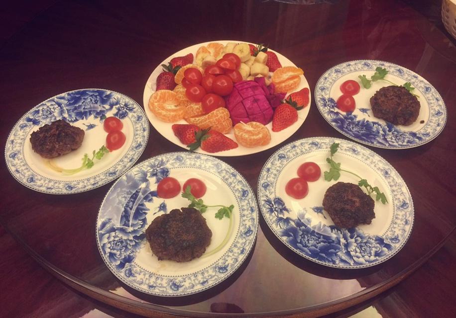 肉多汁的快手汉堡牛肉饼