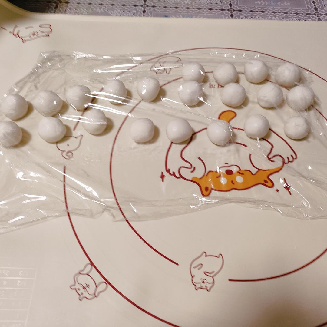 花生黑芝麻汤圆
