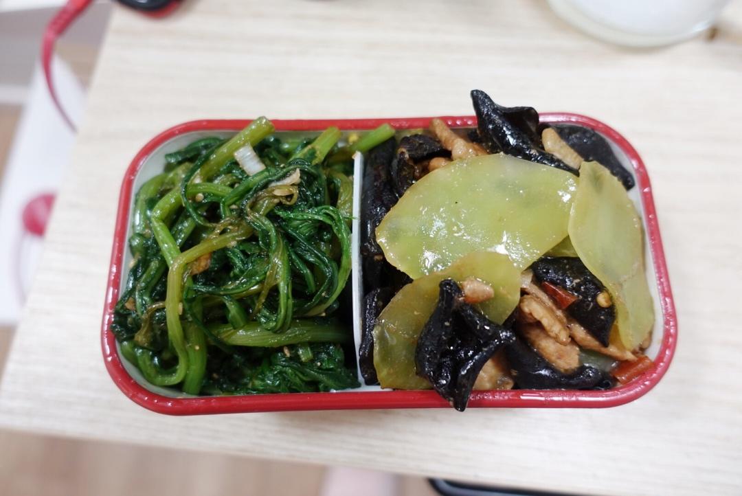 川式青笋木耳炒肉片儿