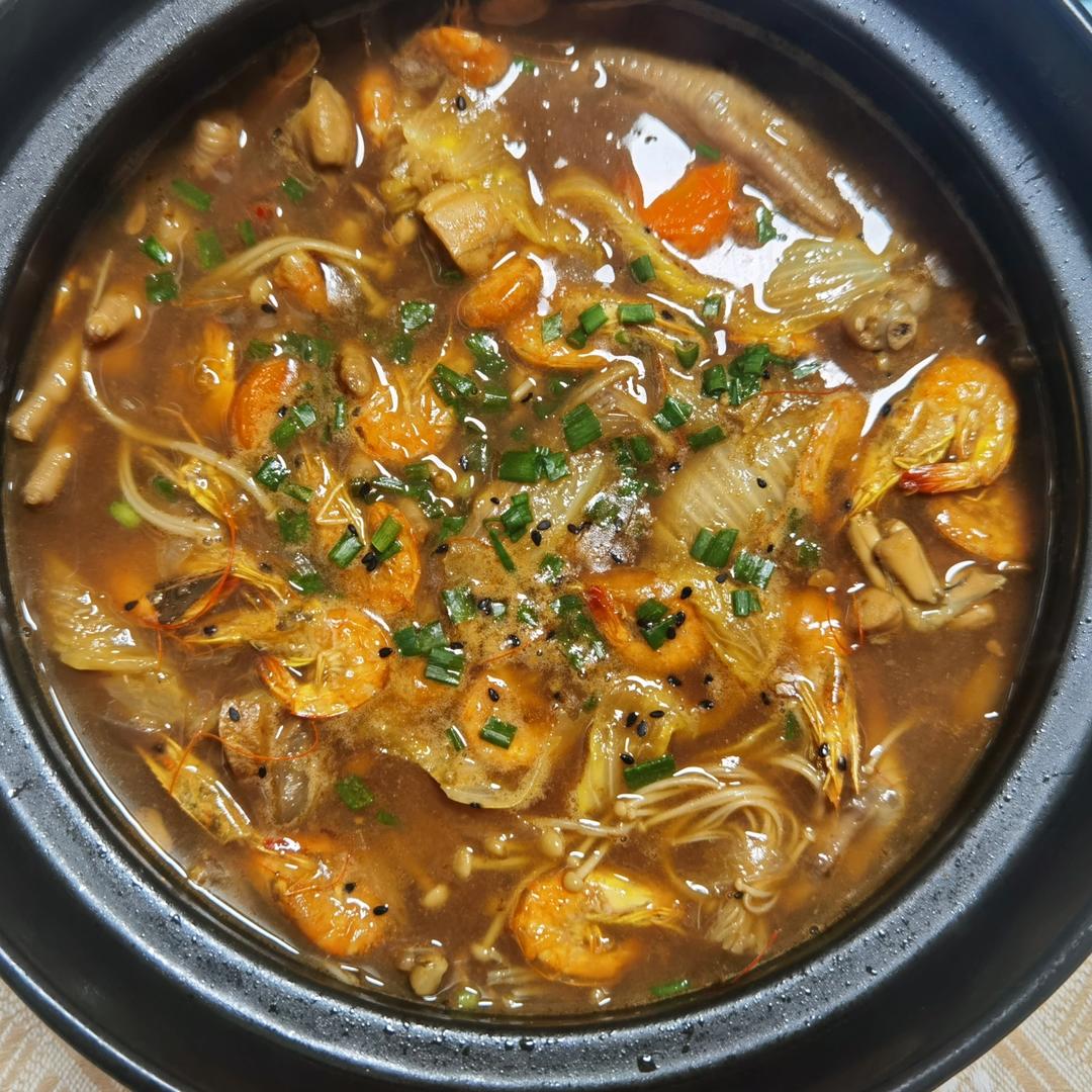简单易上手的金针菇粉丝虾煲