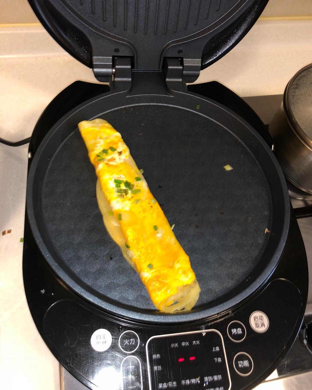 鲤鱼欢舟做的平底锅版煎饼果子