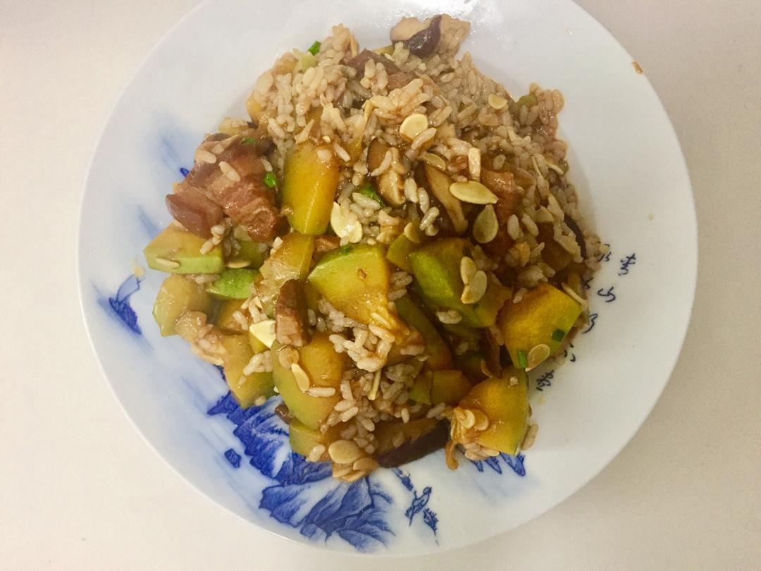 美味到不行的南瓜饭