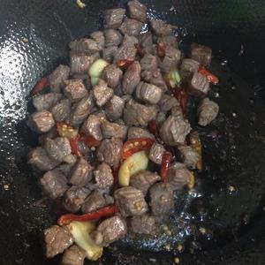 萝卜炖牛肉的做法 步骤2