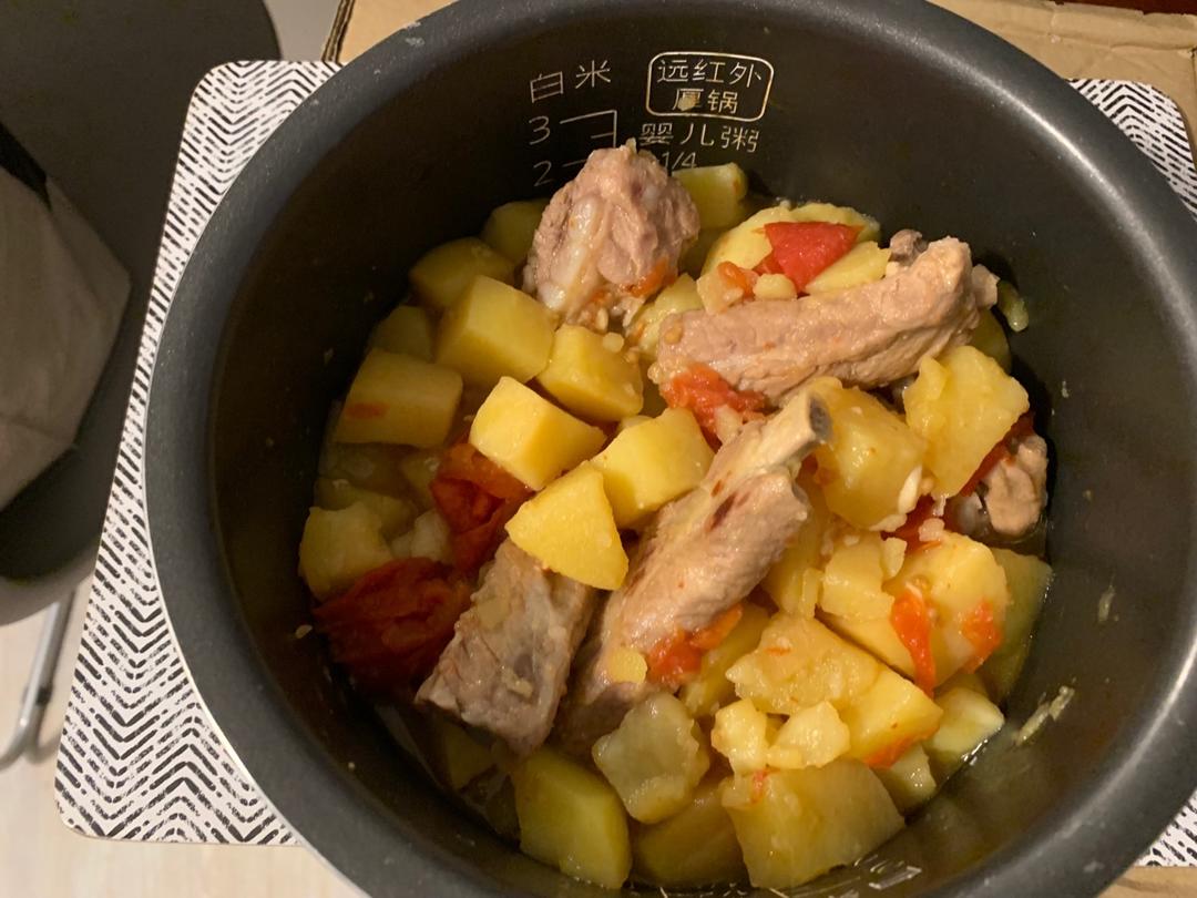 【电饭煲土豆焖排骨】
