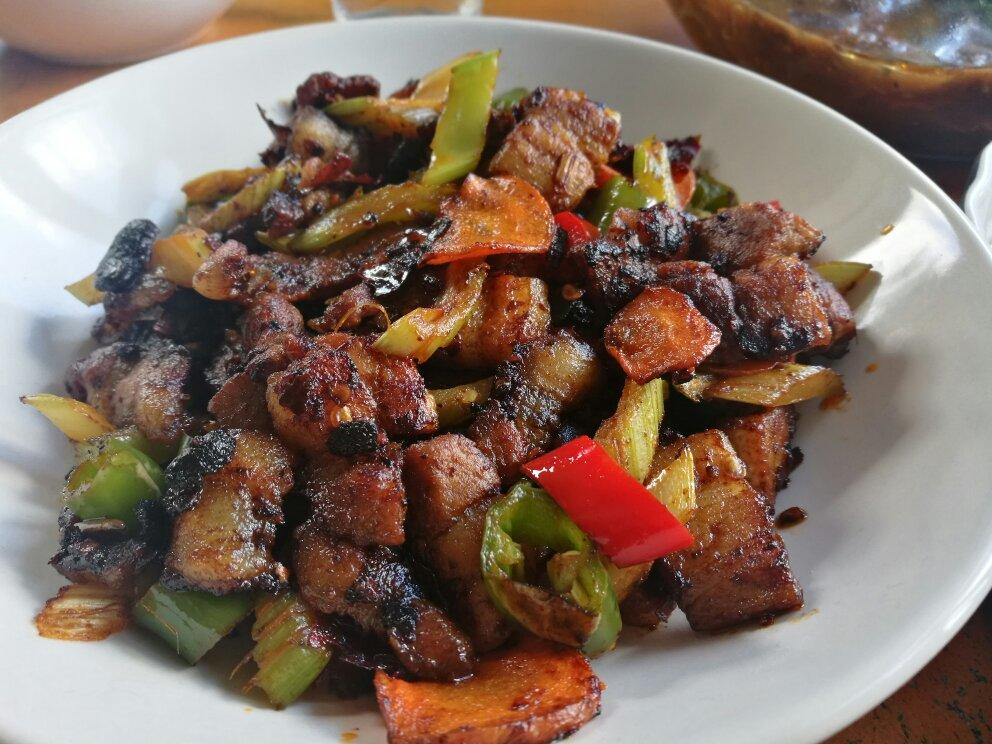 成都人家里的青椒回锅肉
