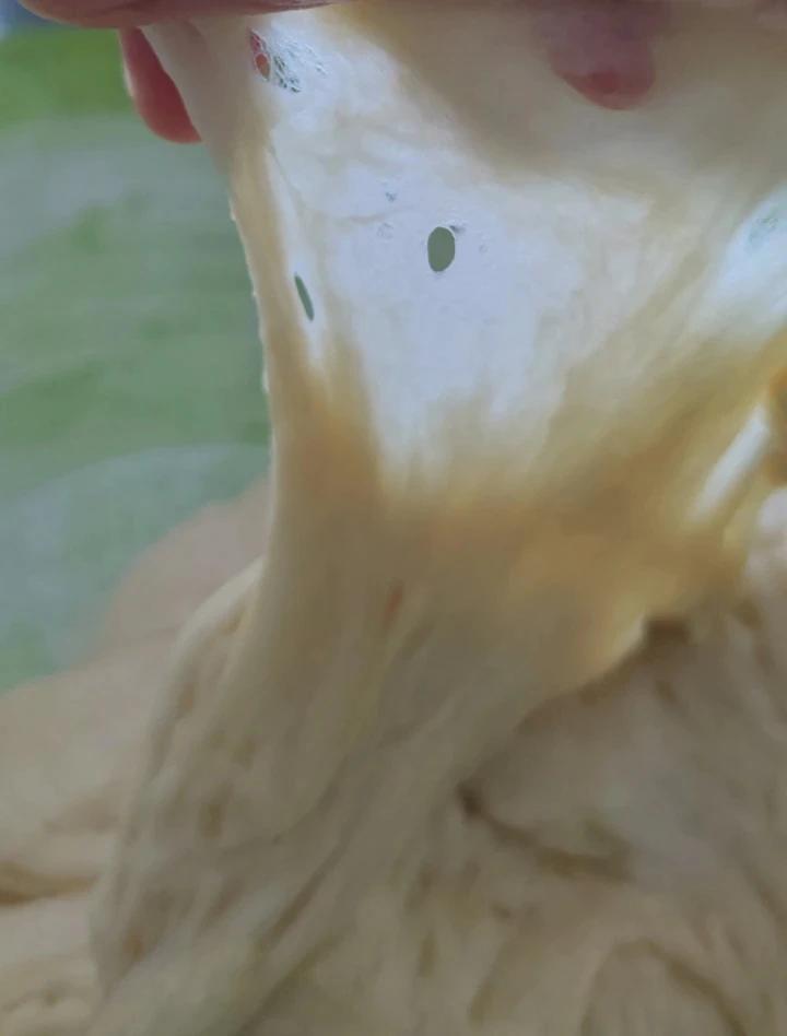 手撕蛋白奶油吐司
