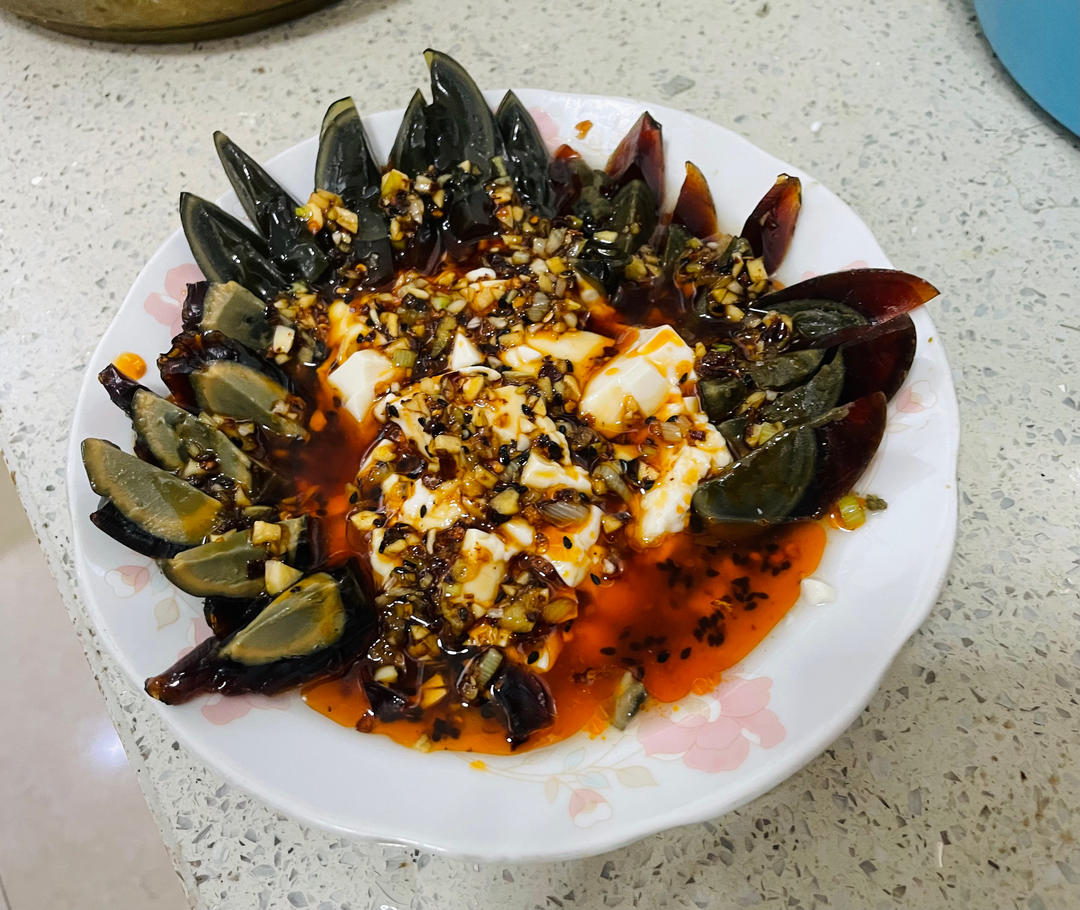 皮蛋拌豆腐
