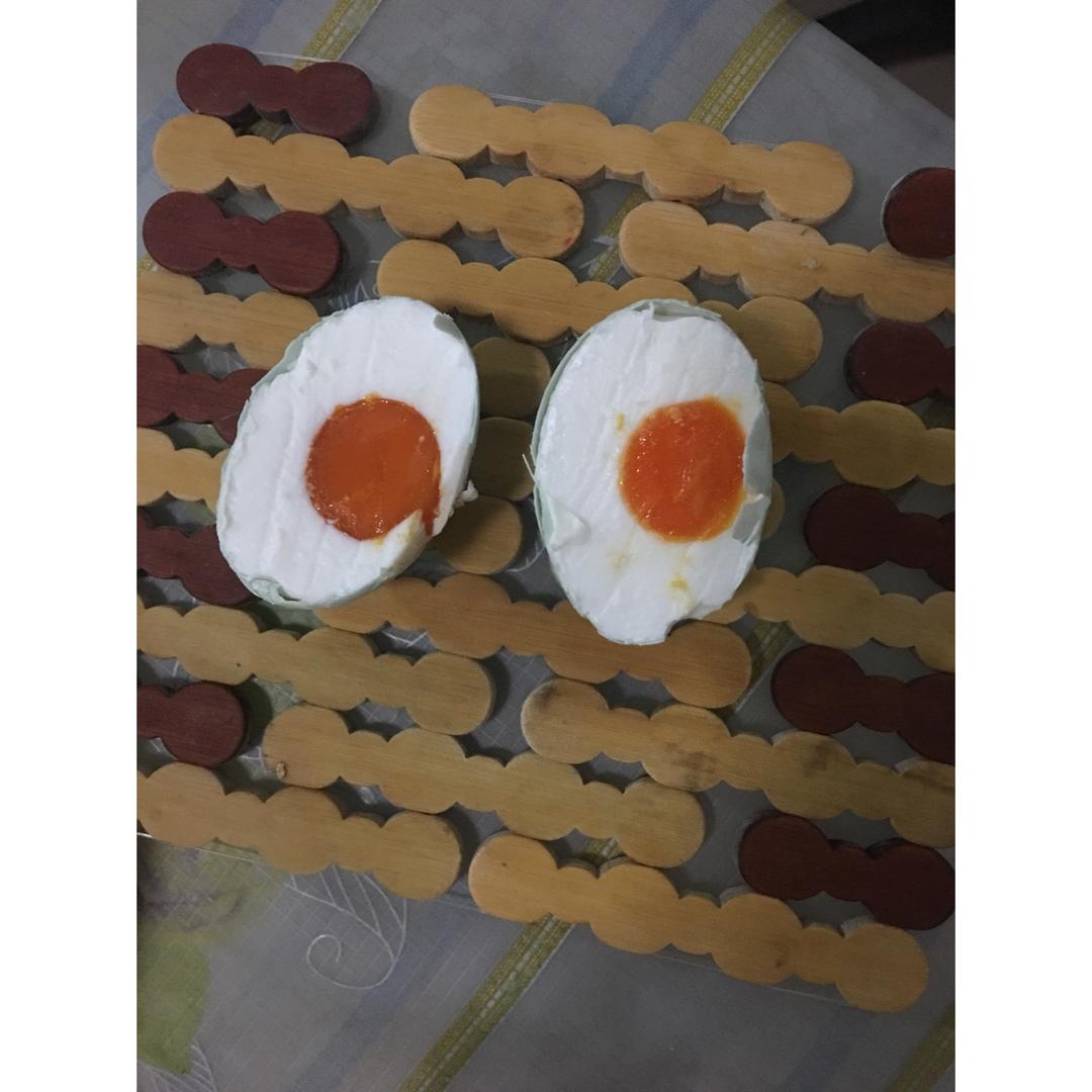 自制咸蛋： 100%出油起沙的咸蛋