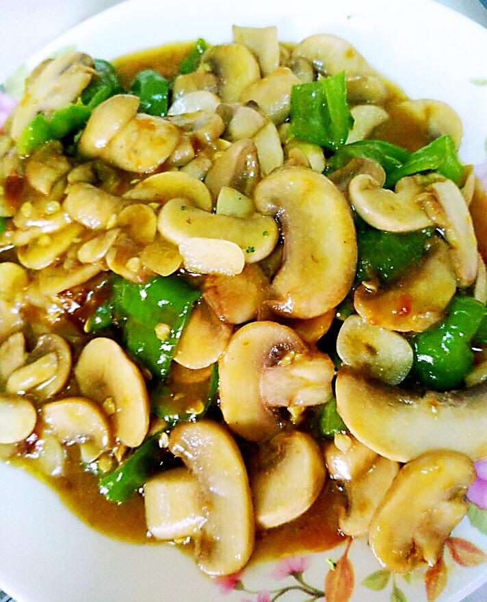 佳宝hans做的"鲜"美的简单快手菜——素炒鲜口蘑