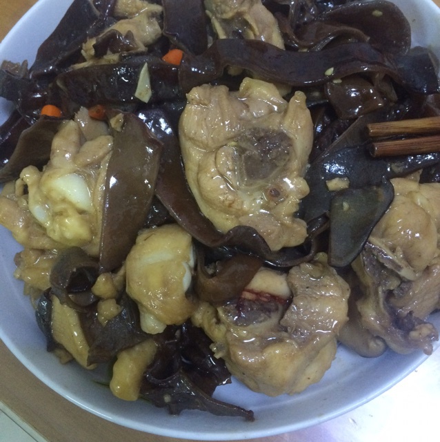 木耳炒鸡