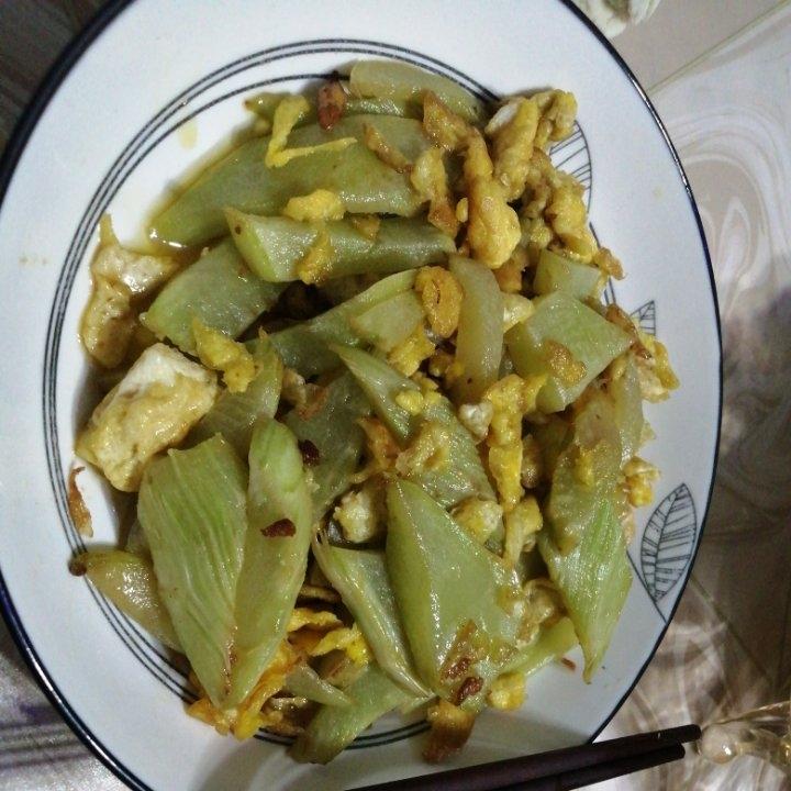 莴笋炒鸡蛋