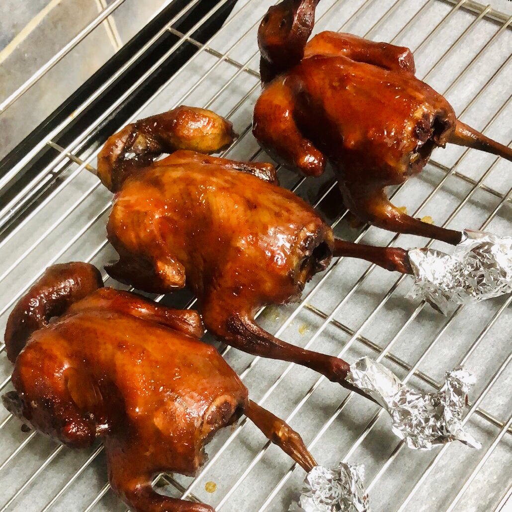 看似复杂其实简单三步的脆皮乳鸽/烤乳鸽
