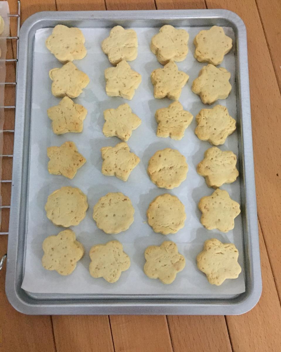 宝宝辅食：奶香小饼干