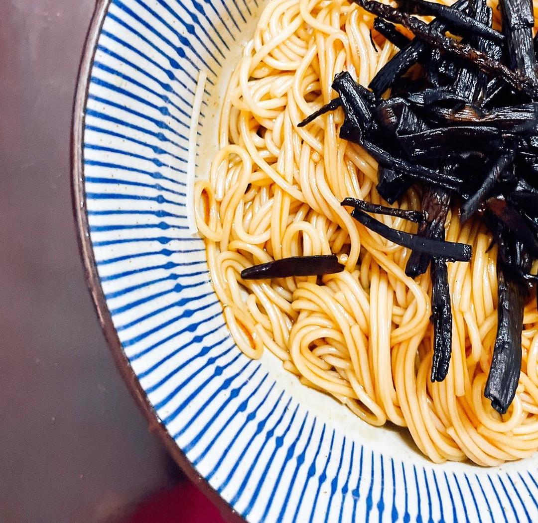 葱油拌面Spring Onion Noodles