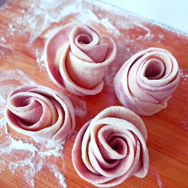 七彩饺子！彩色饺子～