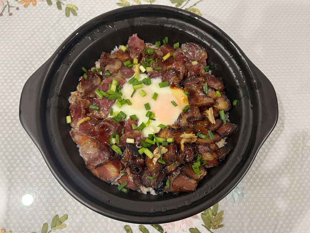 腊味煲仔饭(香脆锅巴)