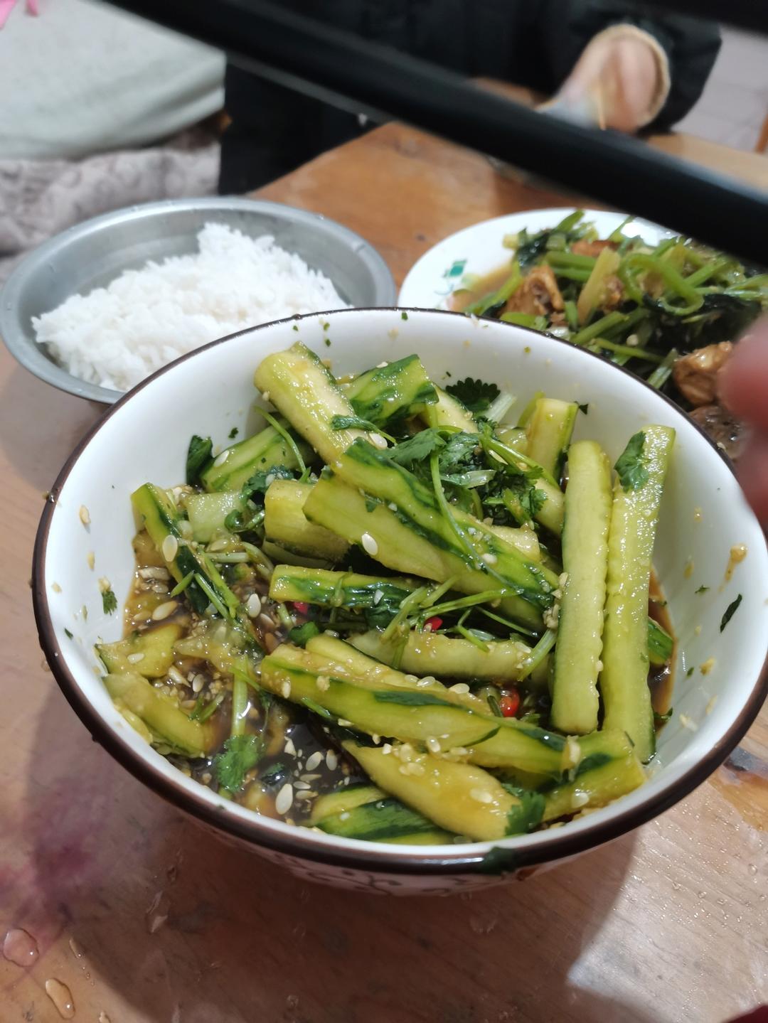 赞不绝口拍黄瓜🥒