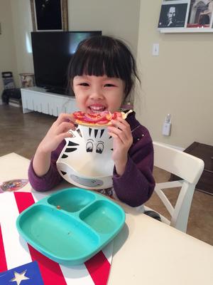 儿童披萨（超简单，孩子大人都爱吃！）的做法 步骤5