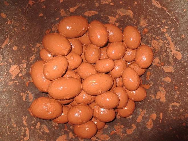 红土腌制土鸭蛋的做法