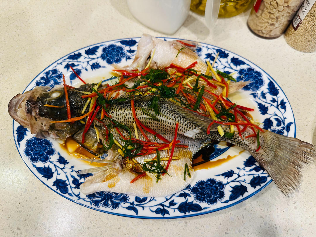 10分钟做 清蒸鲈鱼 （附切鱼图解）