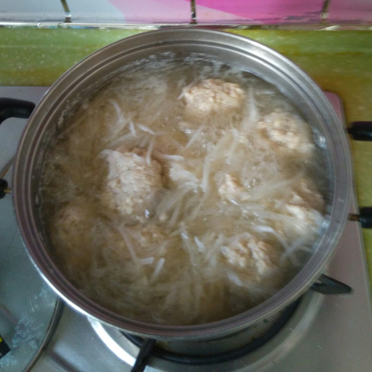 【10分钟系列】白萝卜豆腐圆子汤