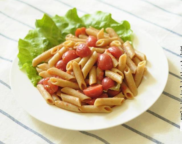 圣女果全麦意面（Wholewheat Pasta with Cherry Tomato and Tomato Sauce)的做法